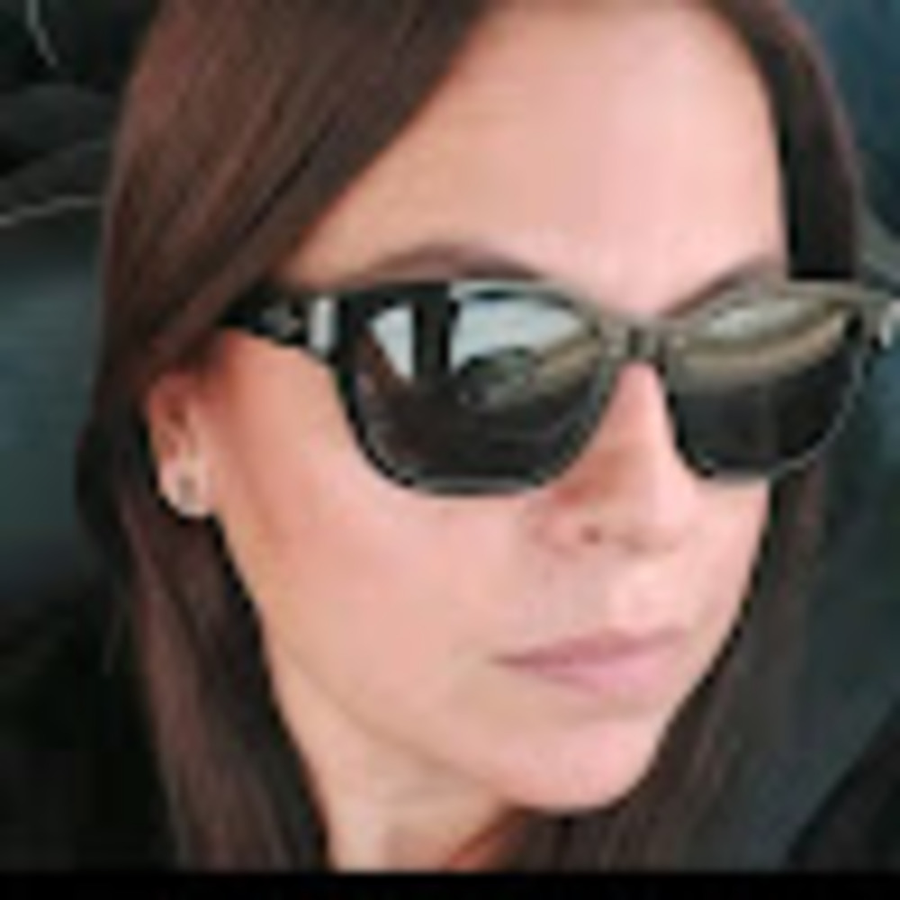 Meet your Posher, Cynthia